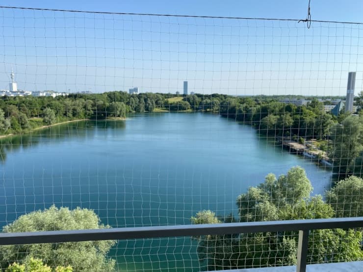 Furnished room in a shared apartment with a fantastic view of the lake