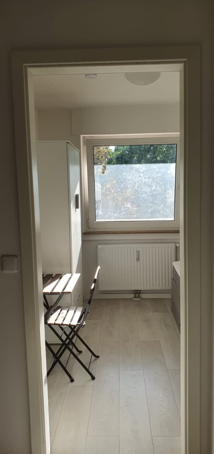 Furnished WG-room at Westkreuz, available from 01.04.2026